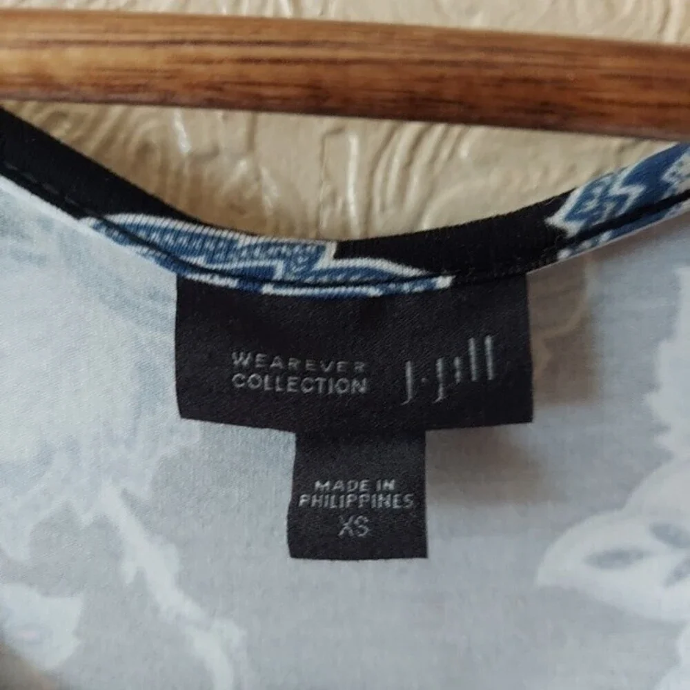 J. Jill Wearever Small Black Short Sleeve Stretchy Floral Shift Dress NEW Sz XS - Picture 3 of 8